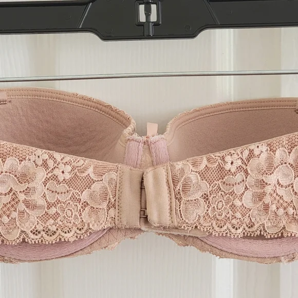 Victoria's Secret Lace Strapless Bra in Blush Pink, 34C - Picture 5 of 10